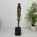 Antique rustic balustrade on stand | Putri